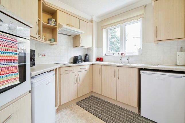 26, Aire Valley Court, Bingley photo 4