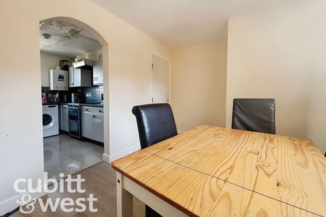 Room 6, Denning Mews, 30, Greetham Street, Southsea photo 4
