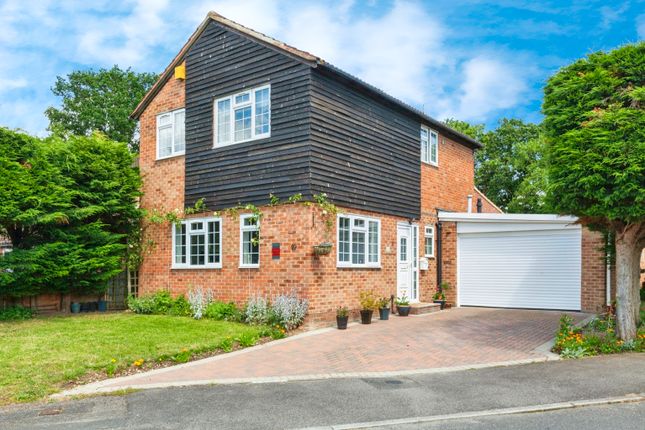 Thumbnail Detached house for sale in Priors Way, Maidenhead