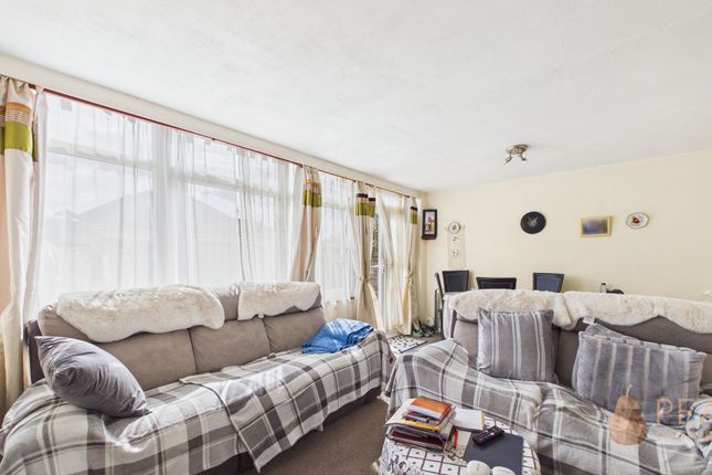 137, Meadow Road, Worthing photo 2