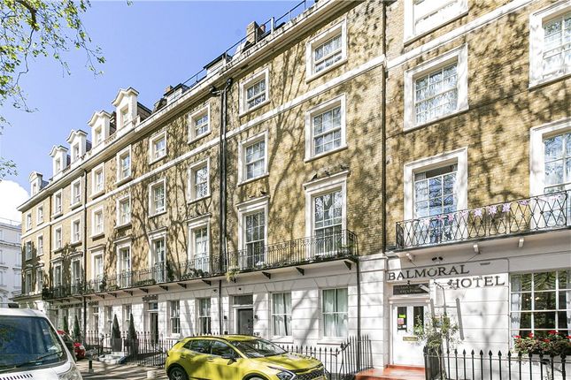Flat for sale in Sussex Gardens, London