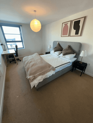 Flat 14, London photo 4