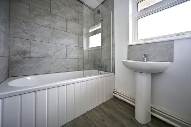 23 Ramsden Close, Wigan photo 4