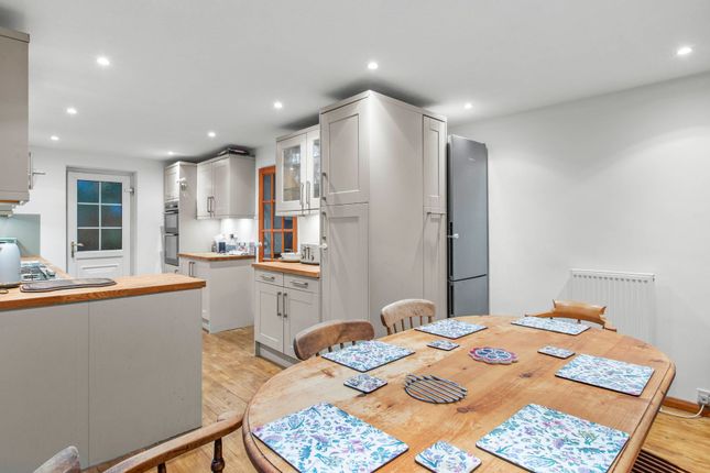 98 Green Hill, High Wycombe photo 3