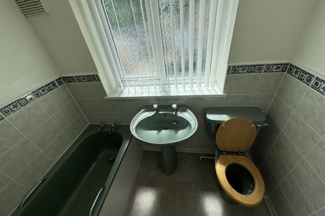 209, ALLERTON ROAD, BRADFORD photo 2