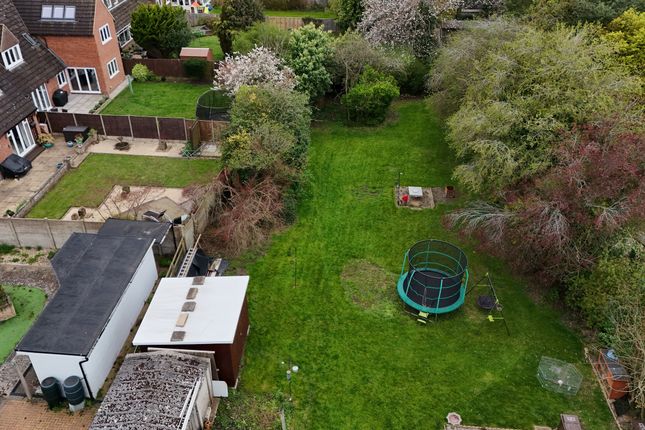 129 Wendover Road, Aylesbury photo 3
