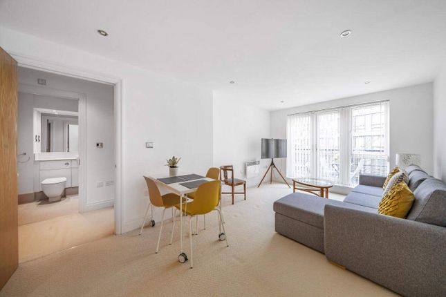 Flat for sale in Royal Quarter, Seven Kings Way, Kingston Upon Thames