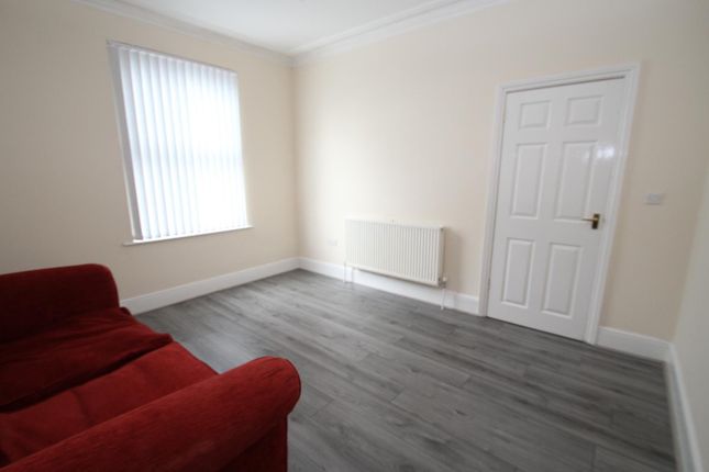 55, Victoria Street, West Yorkshire photo 3