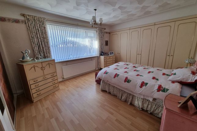 Bungalow for sale in Cheltenham Close, Aintree, Liverpool