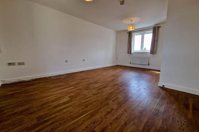 39, Renard Rise, Stonehouse photo 2