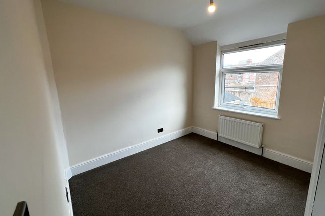 Terraced house to rent in Hedon Road, Hull