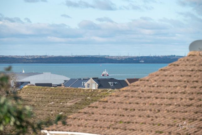 56, Sylvan Avenue, East Cowes photo 2