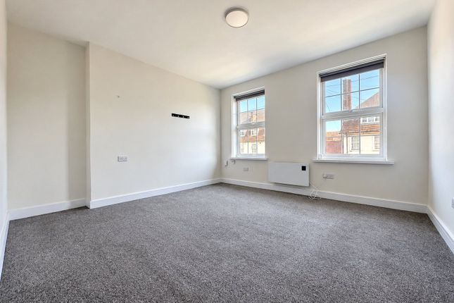 54, Scarlet Road, London photo 2