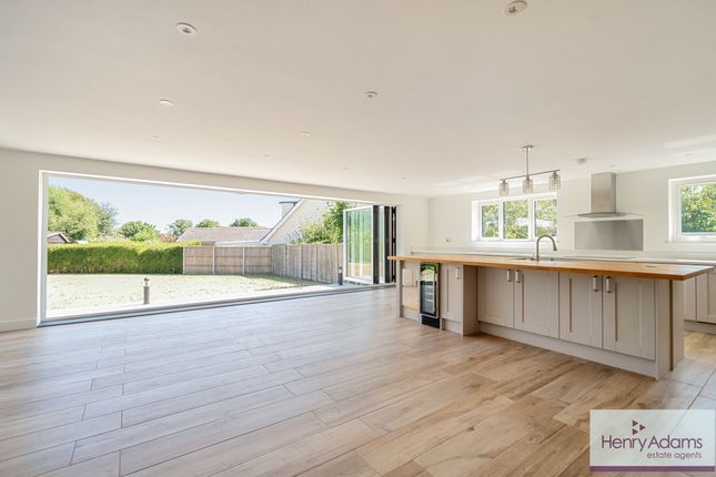 3 Chalk Hill Road, Waterlooville photo 2