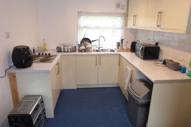 Mobile/park home for sale in Heathervale Way, New Haw, Addlestone