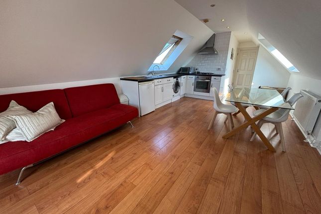 Flat 10, Francesca Court, 98, Mill Hill Road, Cowes photo 4