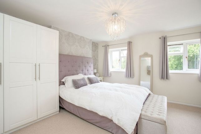 22 Elizabeth Avenue, Amersham photo 4