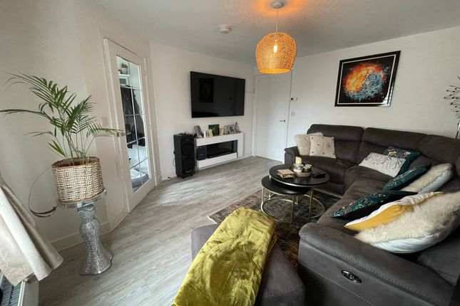 33, Hollyhock Way, Biggleswade photo 3