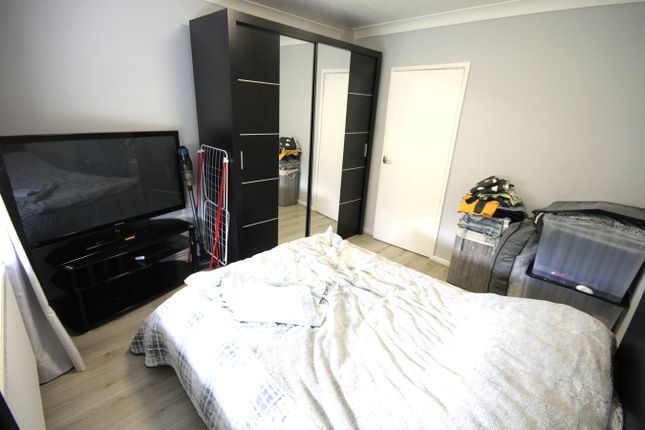 West Park Grove, Leeds photo 5