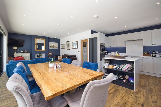 16, Salts Drive, Broadstairs photo 2