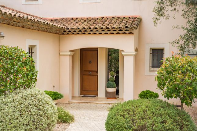 Villa for sale in Opio, Alpes-Maritimes, Provence-Alpes-Côte d`Azur, France