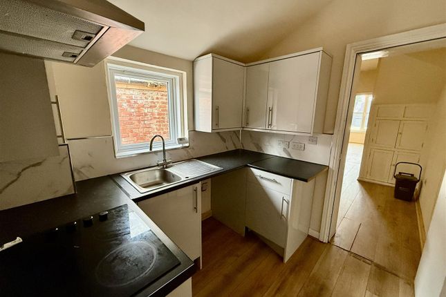 16A, Market Place, Mansfield photo 5