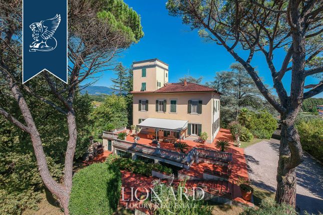 Villa for sale in Lucca, Lucca, Toscana