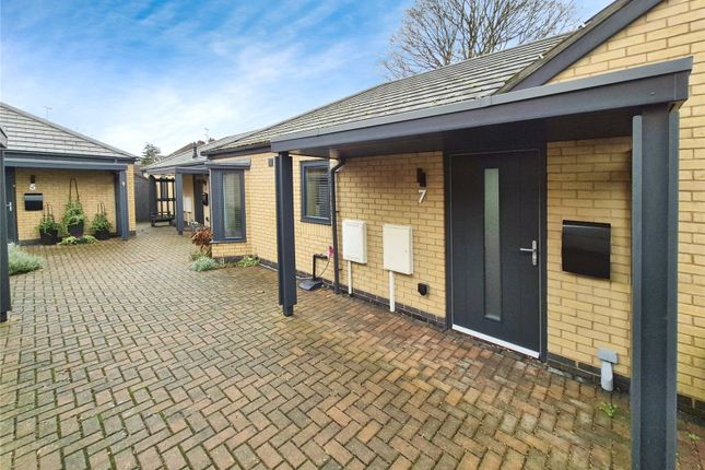 2-bed bungalow on 7, Home Green, Lincolnshire, £240,000