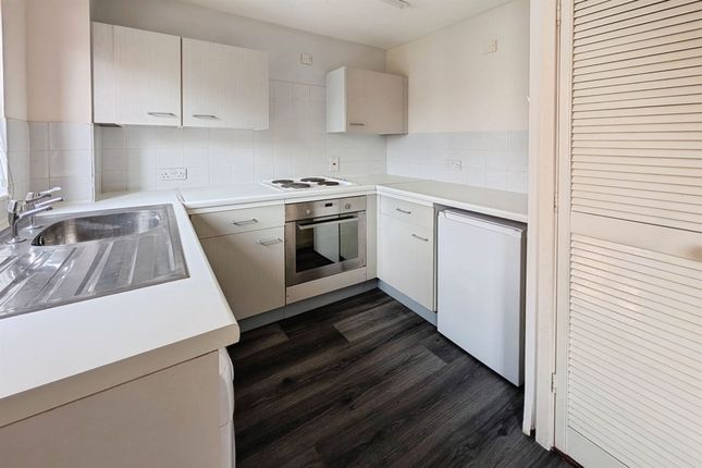 57 Captains Place, Southampton photo 3