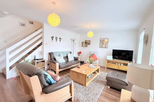5, Strathmiglo place , Stenhousemuir  photo 4