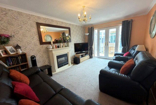 27, Stonehaven Way, Durham photo 2
