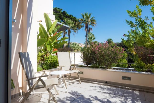 Apartment for sale in Street Name Upon Request, Carcavelos E Parede, Pt