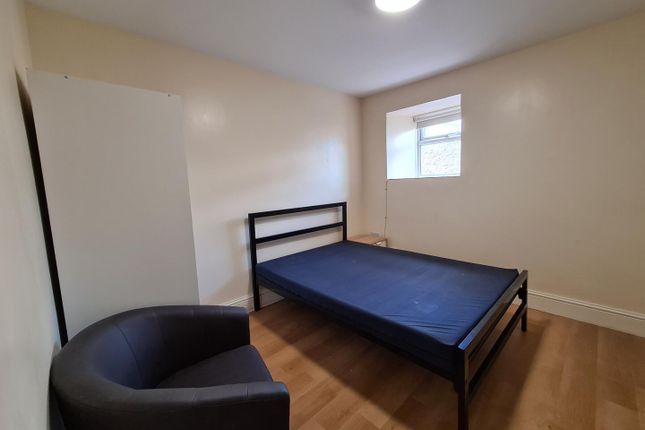 Room 14, Waverley house, St Lukes Road, Torquay photo 2