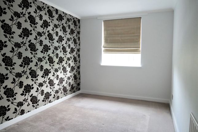 Oak Dene, West Ealing photo 5