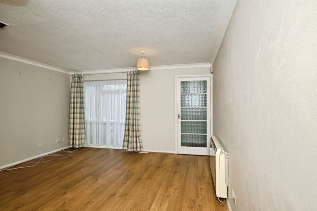 26, Farm Crescent, Sittingbourne photo 5