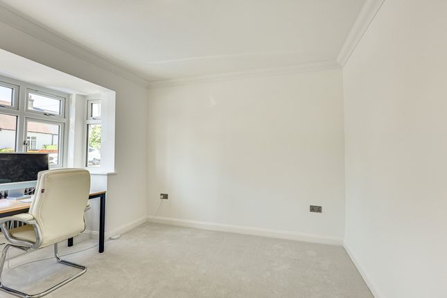61, Church Road, Benfleet photo 4