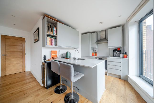 Flat 6, 7, Gressenhall Road, London photo 3