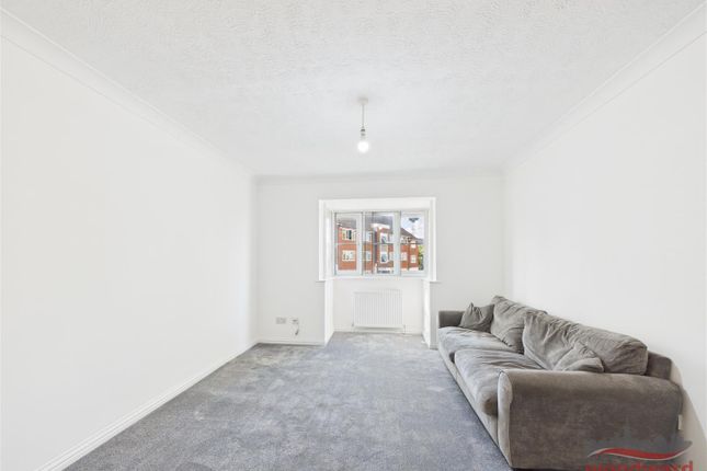14 Knowles Court, Gayton Road, Harrow photo 4