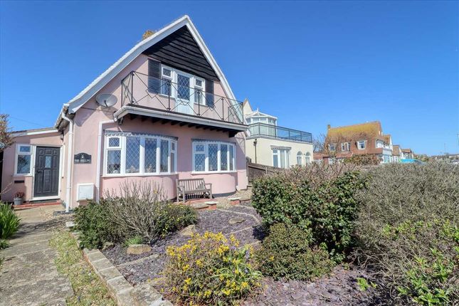 2-bed house on Cliff Parade, Walton on the Naze, £525,000