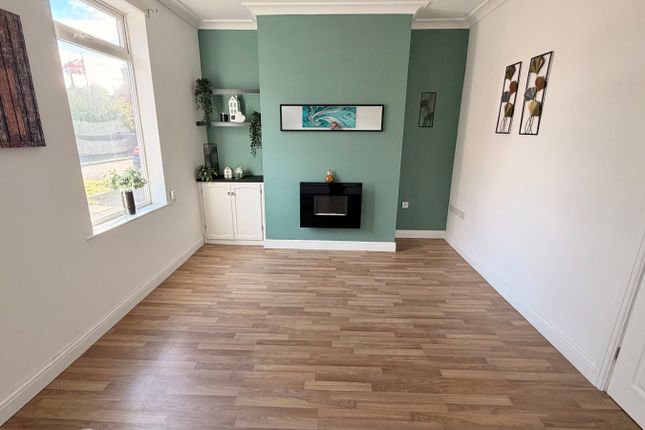 87, Hunt Street, West Yorkshire photo 3