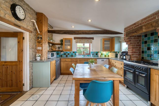Shepards Cottage, Tomlins Lane, Gillingham photo 4