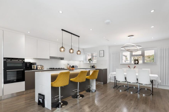 202, The Elkins, Romford photo 5