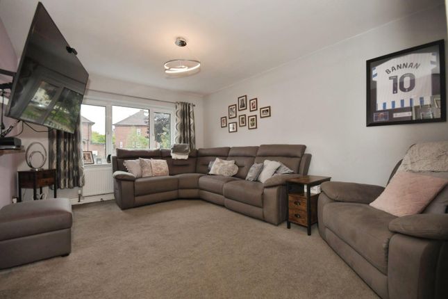 26, Danby Avenue, Chesterfield photo 3