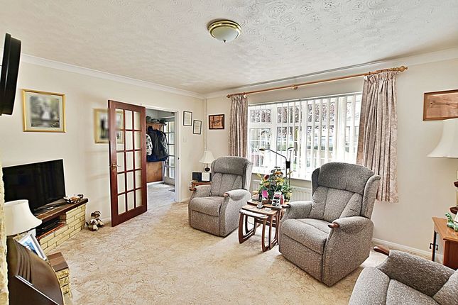 58, Fairleas, Lincoln photo 4