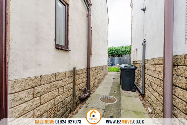 6 Orchard Croft Lees House Road, Dewsbury photo 3