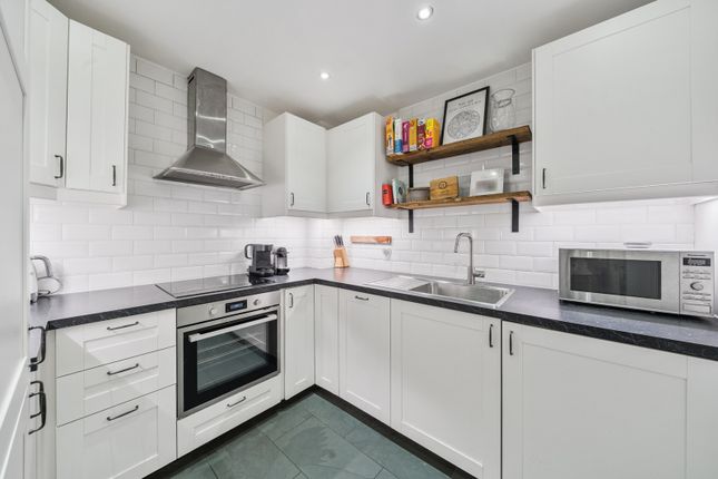 Flat 69, 64, St. Georges Way, London photo 4