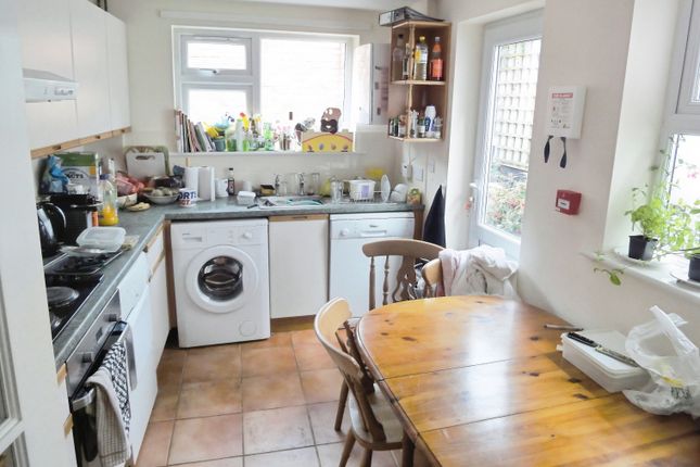 73, Victoria Street, EXETER photo 2