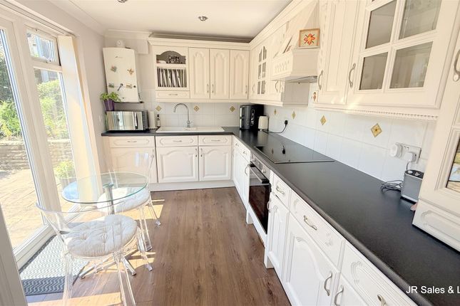 2, Theobalds Close, Potters Bar photo 4