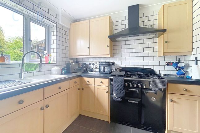 38 Delamere Gardens, Snodland photo 3