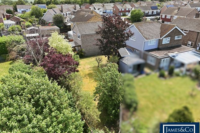 14, Barnston Green, Dunmow photo 2